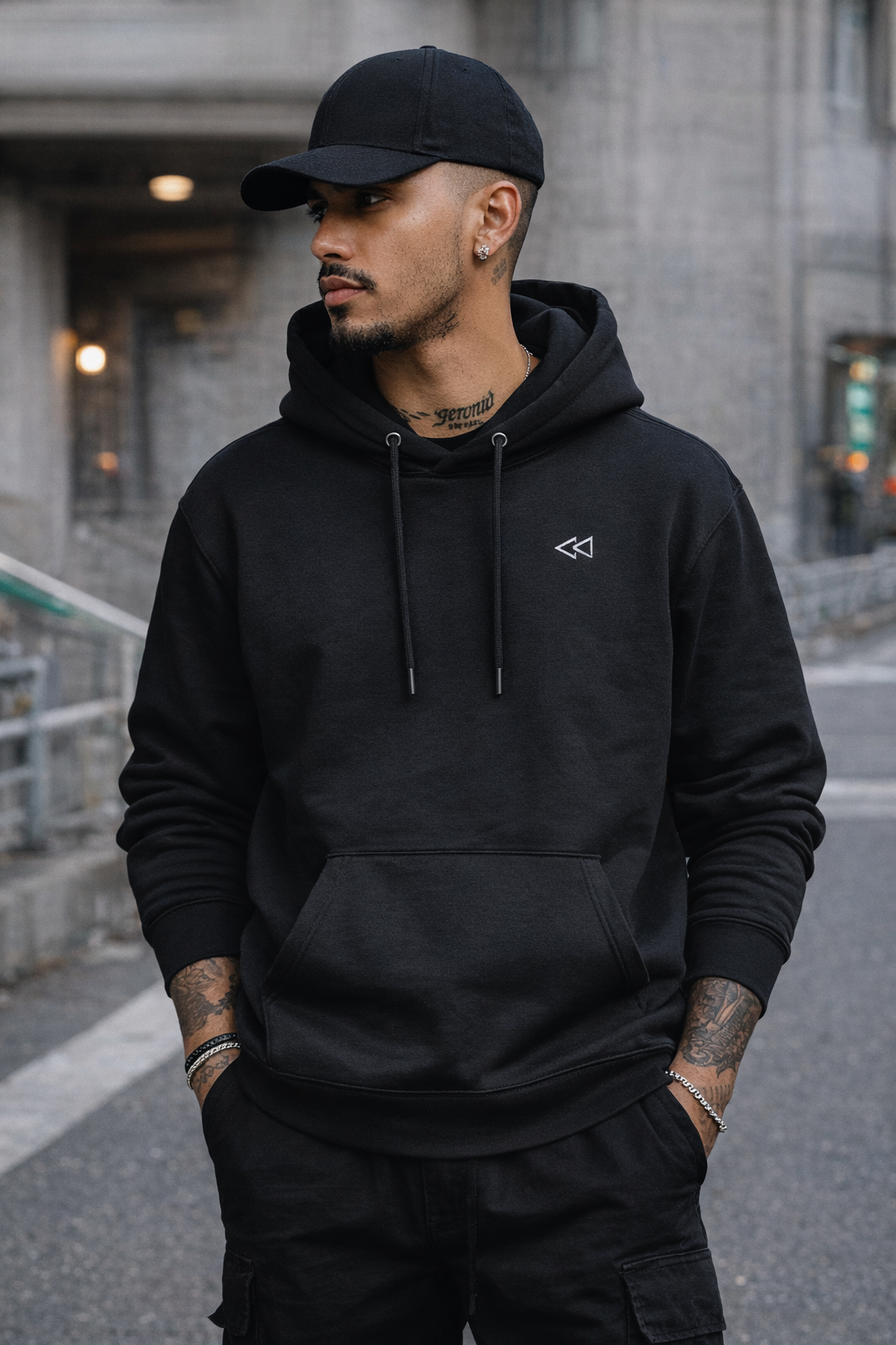 REWIND Essential Hoodie – Black